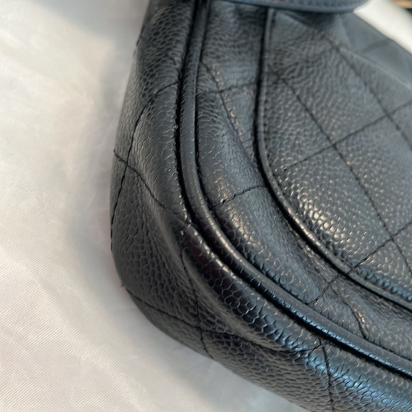 CHANEL Caviar Timeless Pochette - Picture 14 of 16
